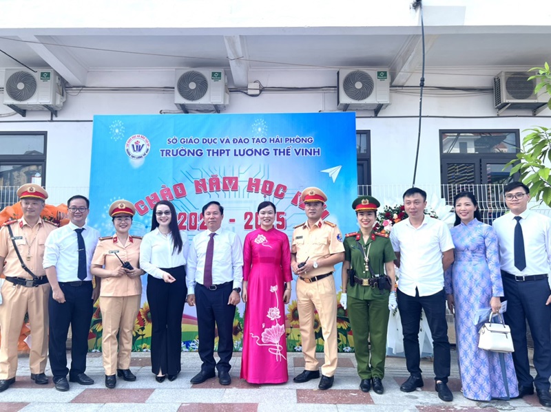 Công an quận Hồng Bàng triển khai hơn 30 chốt bảo đảm TTATGT phục vụ Ngày khai giảng 5-9